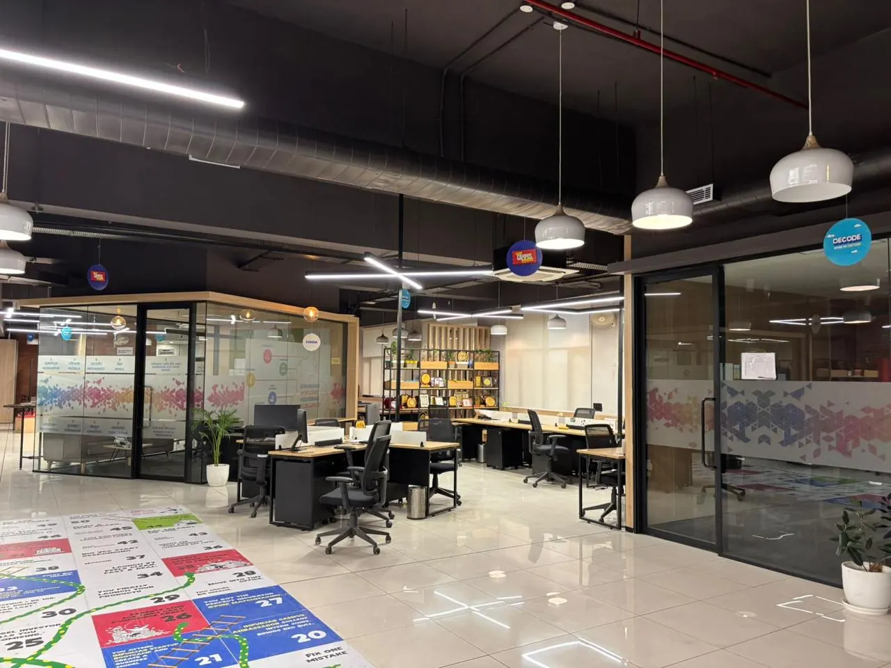 Collaborative meeting space at Seven Wealth’s Aerocity, Mohali office